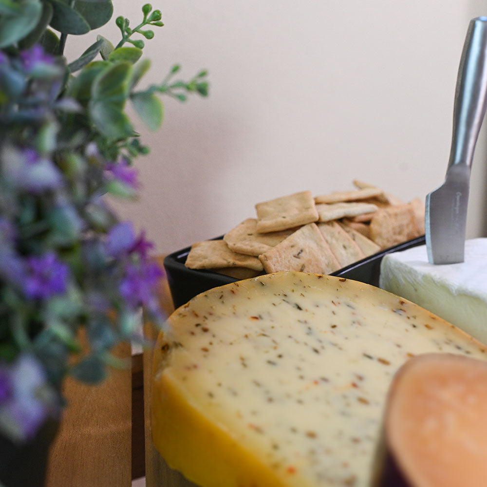 Borrelbox 1 "Kaas & Co" – crackers met brie uit de borrelbox | Kaas & Borrelz