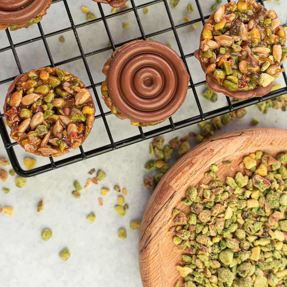 Pistache gepeld ongezouten – gebakjes met pistachenoten, dessert sfeer | Kaas & Borrelz