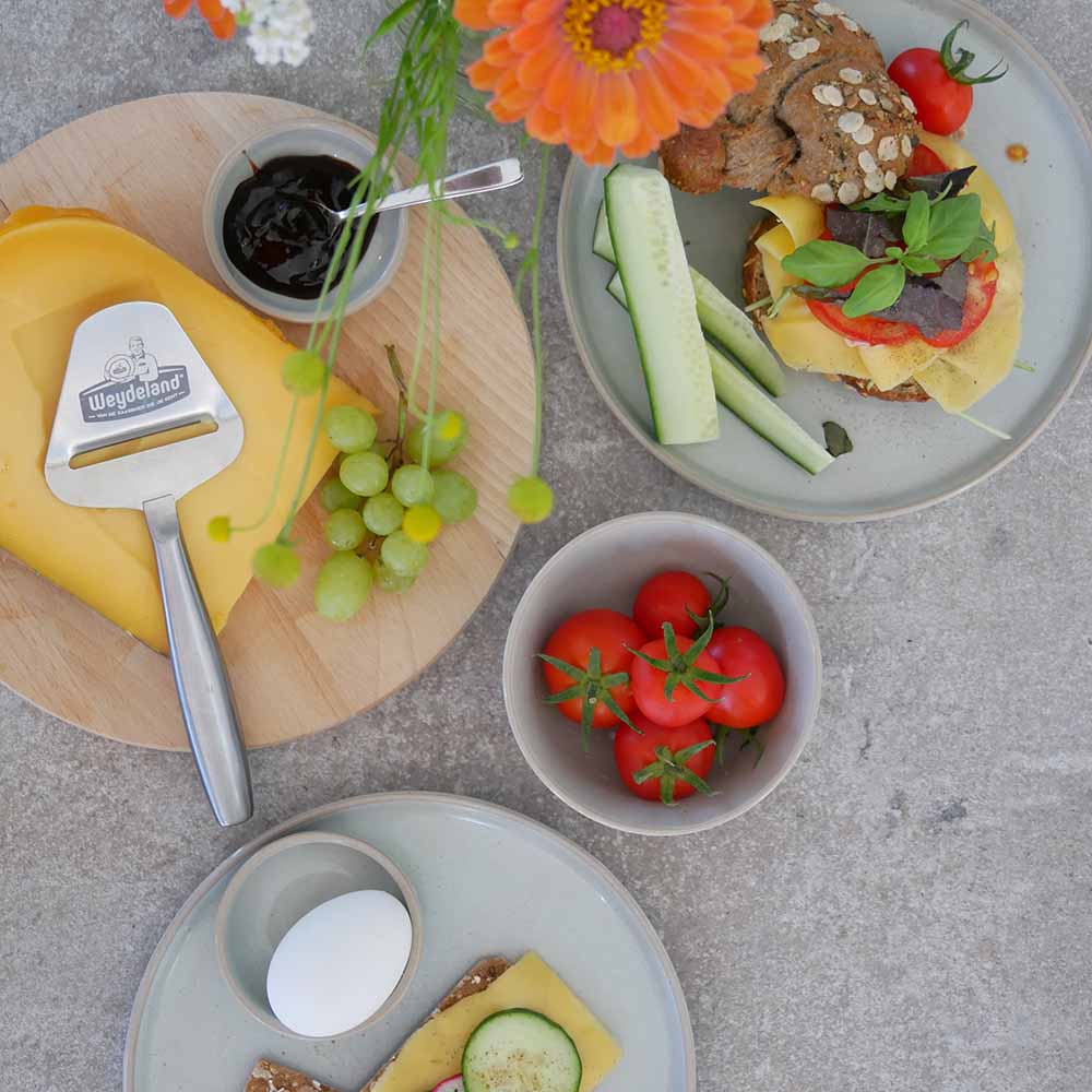 Ontbijttafel met Weydeland Goudse kaas op brood | Kaas & Borrelz