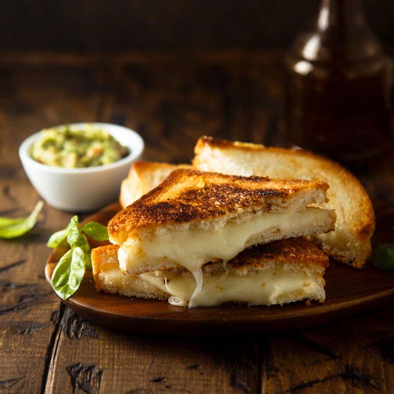 Tosti met gesmolten kaas | Kaas & Borrelz