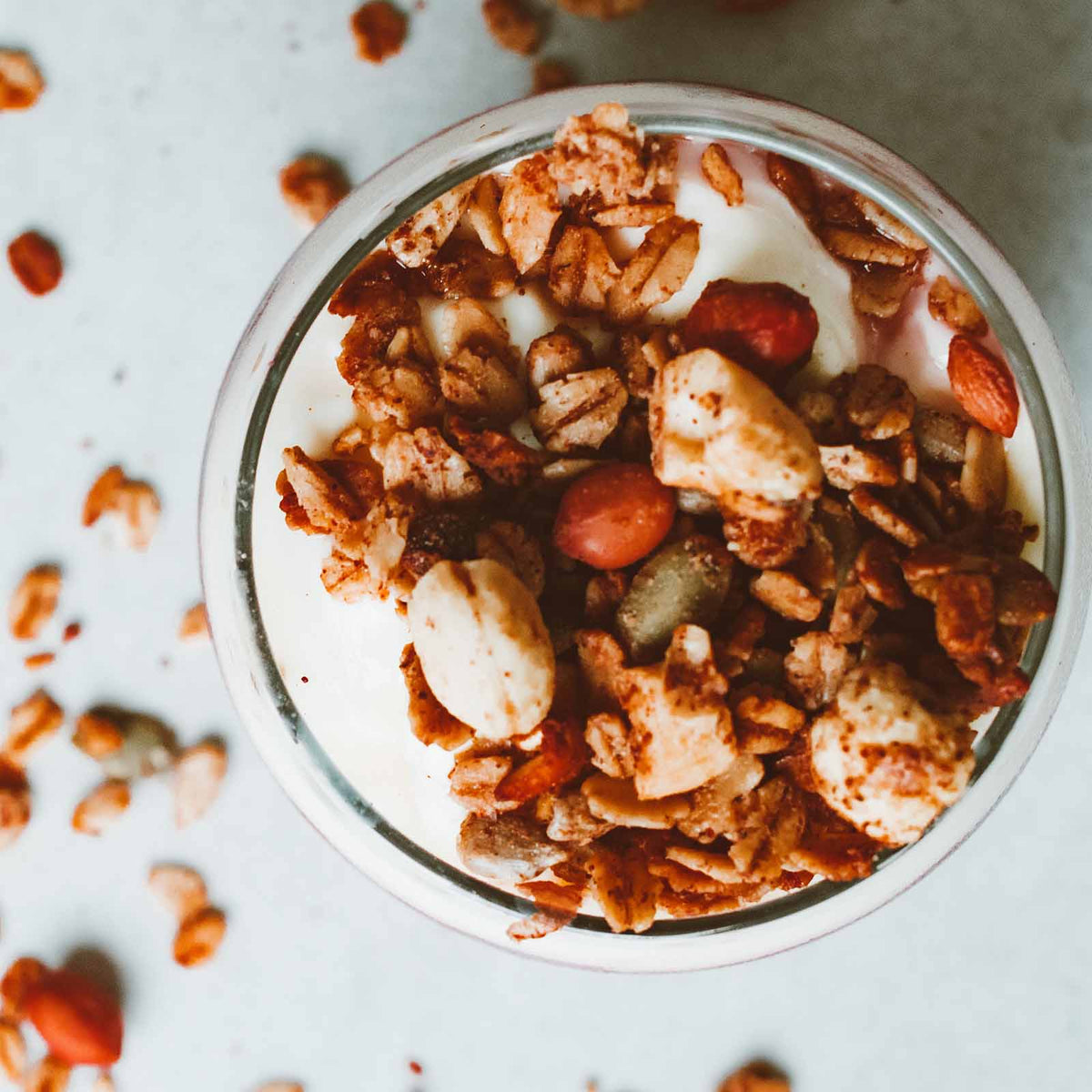 Yoghurt met noten en granola | Kaas & Borrelz