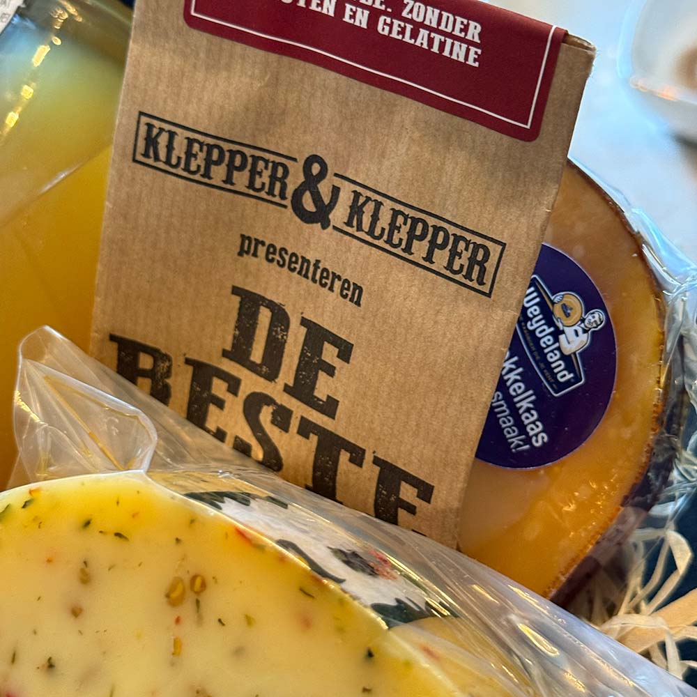 Borrelpakket in Zinken Bak – zinken bak gevuld als ontbijtpakket 3 | Kaas & Borrelz