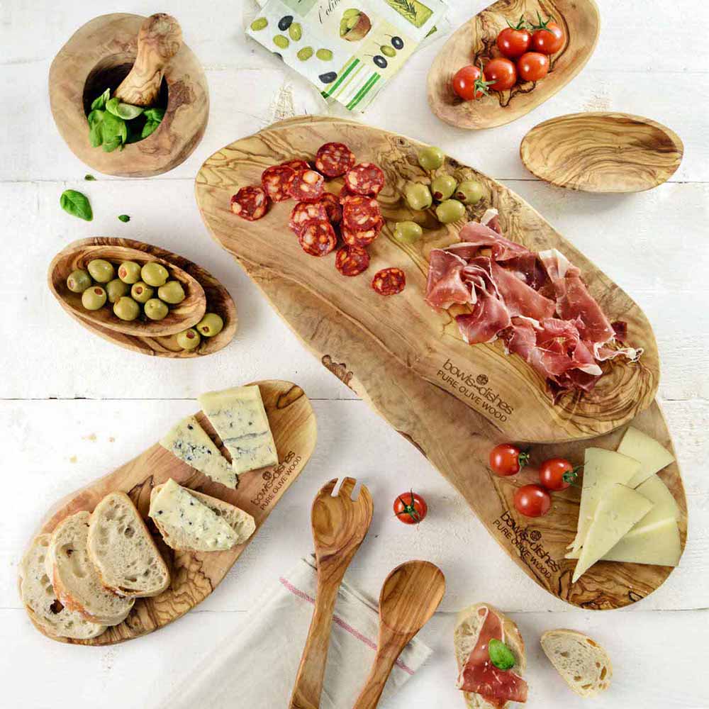 Bowls & Dishes borrelplank met schaaltjes, ham, olijven en kaas | Kaas & Borrelz