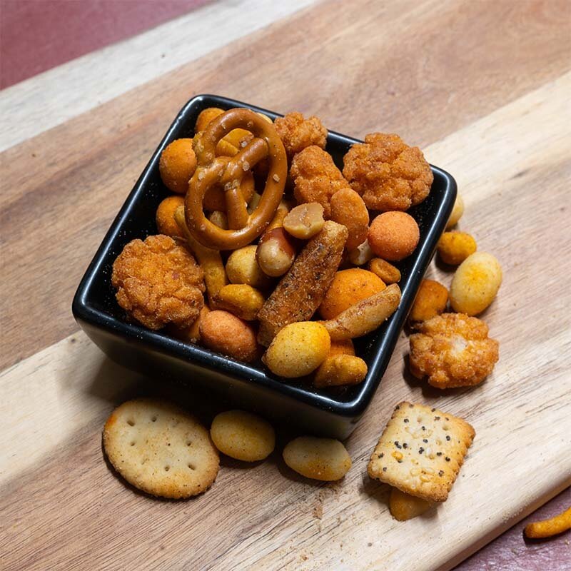 Ab's Borrelmix met borrelnootjes, pinda's, pretzels en koekjes | Kaas & Borrelz